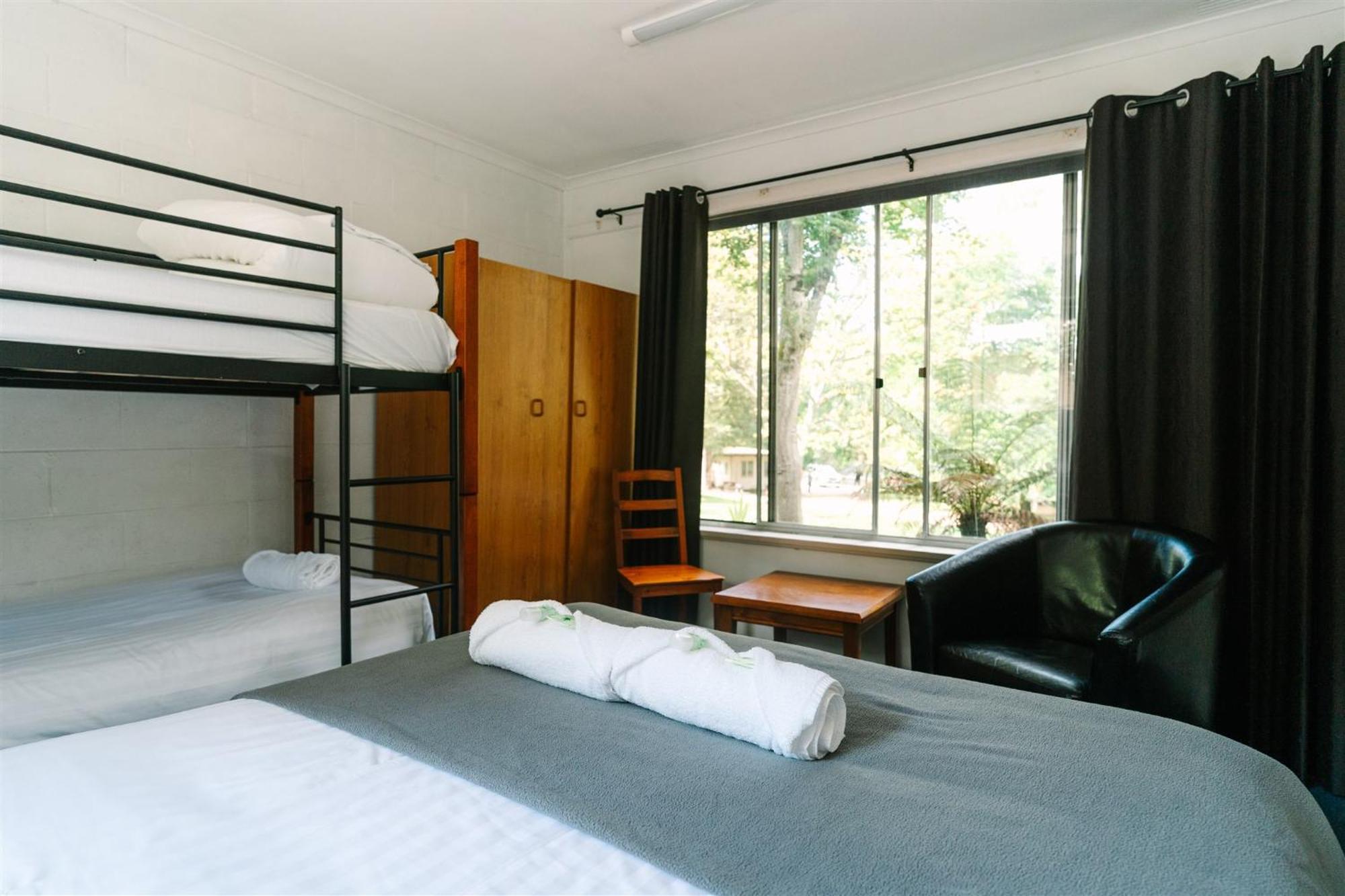 Alpine Riverside Cottages Porepunkah Luaran gambar