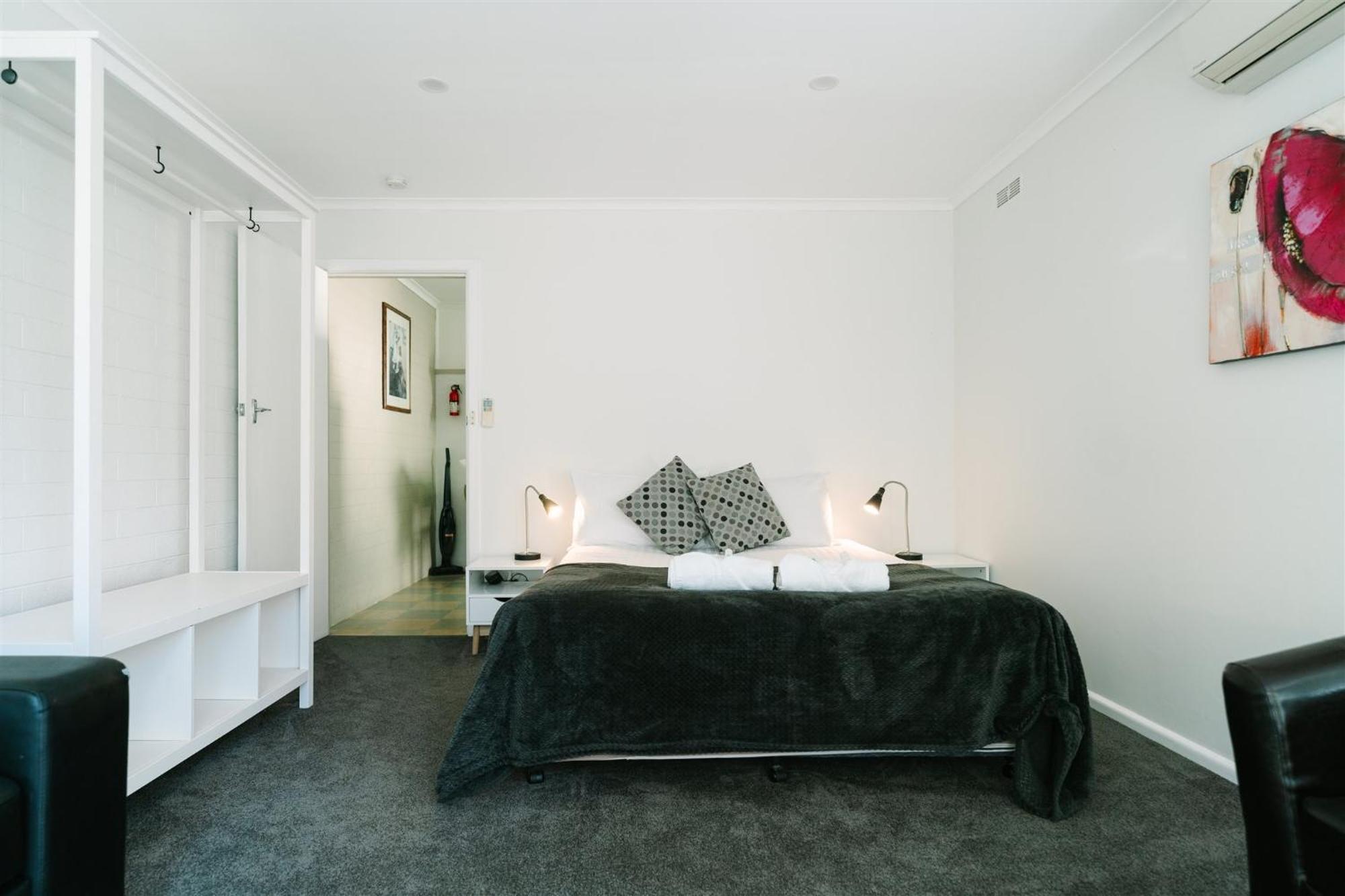Alpine Riverside Cottages Porepunkah Luaran gambar