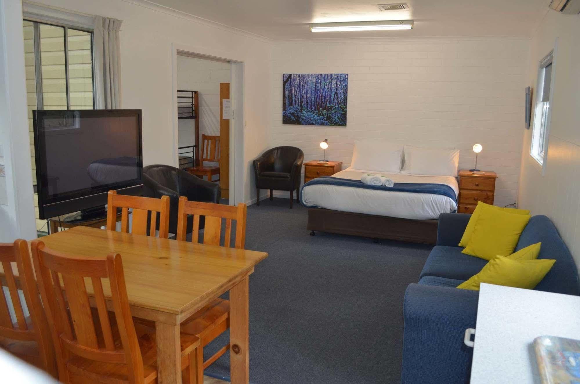 Alpine Riverside Cottages Porepunkah Luaran gambar