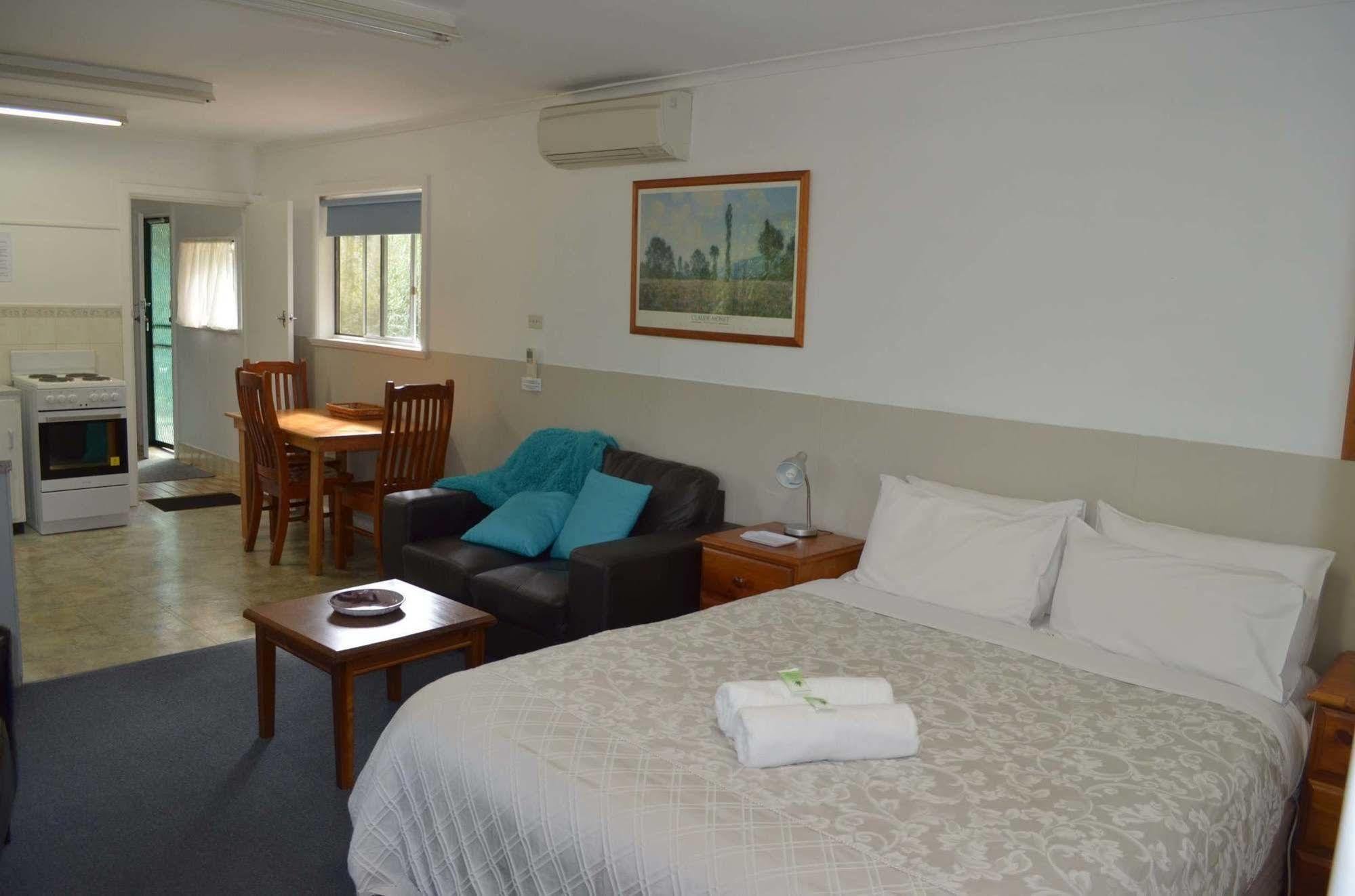 Alpine Riverside Cottages Porepunkah Luaran gambar