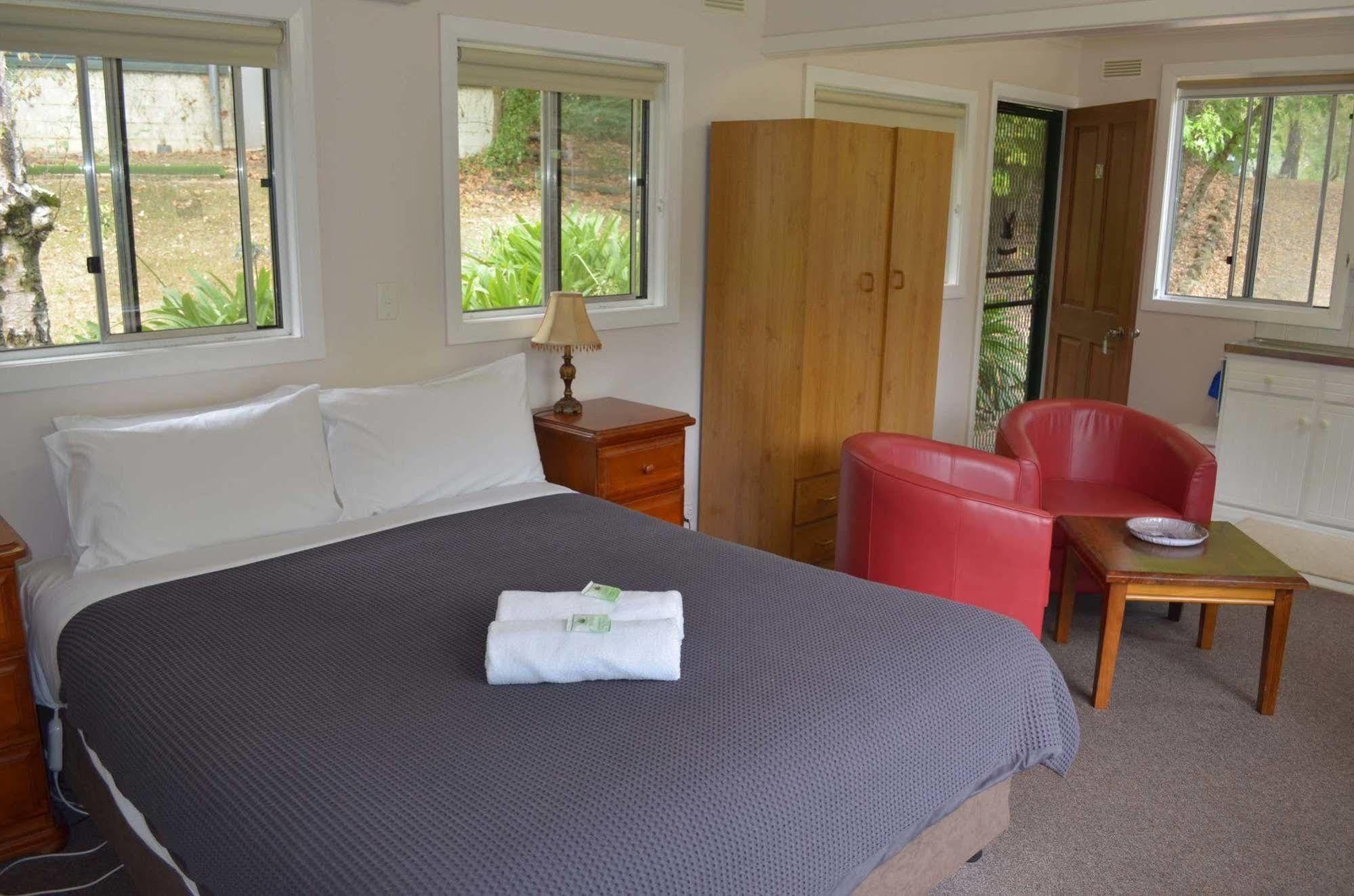 Alpine Riverside Cottages Porepunkah Luaran gambar
